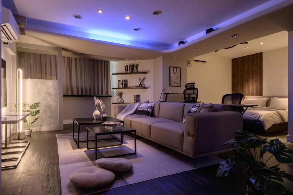 Apartment Philosopher's Oasis, 30sec To Zhongxiao Dunhua Mrt 哲思淨地 忠孝敦化站步行30秒
