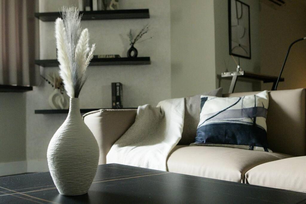 Apartment Philosopher's Oasis, 30sec To Zhongxiao Dunhua Mrt 哲思淨地 忠孝敦化站步行30秒
