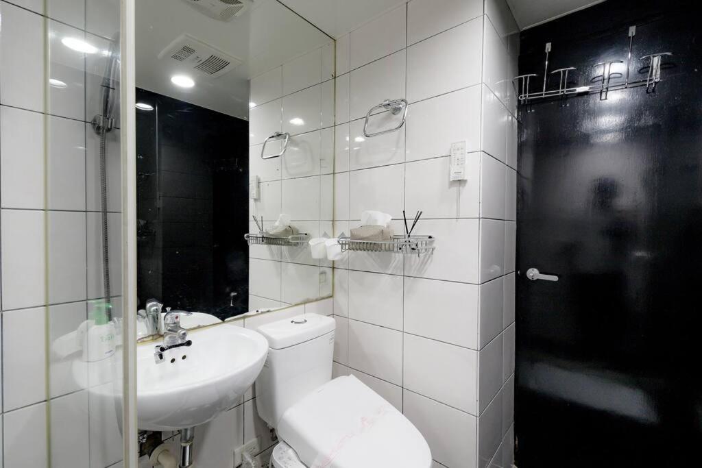 Apartment Philosopher's Oasis, 30sec To Zhongxiao Dunhua Mrt 哲思淨地 忠孝敦化站步行30秒 *