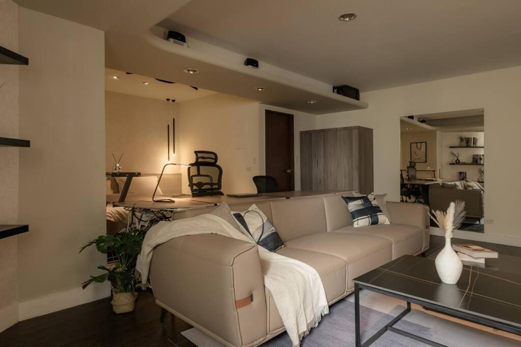 Philosopher's Oasis, 30sec To Zhongxiao Dunhua Mrt 哲思淨地 忠孝敦化站步行30秒 Apartment