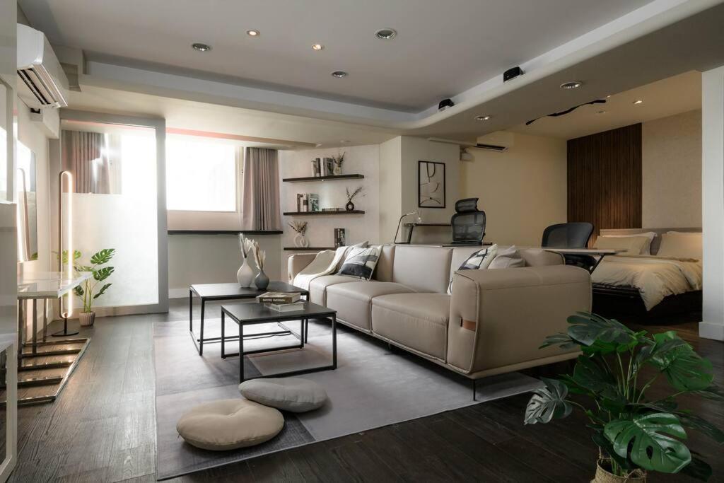 Philosopher's Oasis, 30sec To Zhongxiao Dunhua Mrt 哲思淨地 忠孝敦化站步行30秒 Apartment